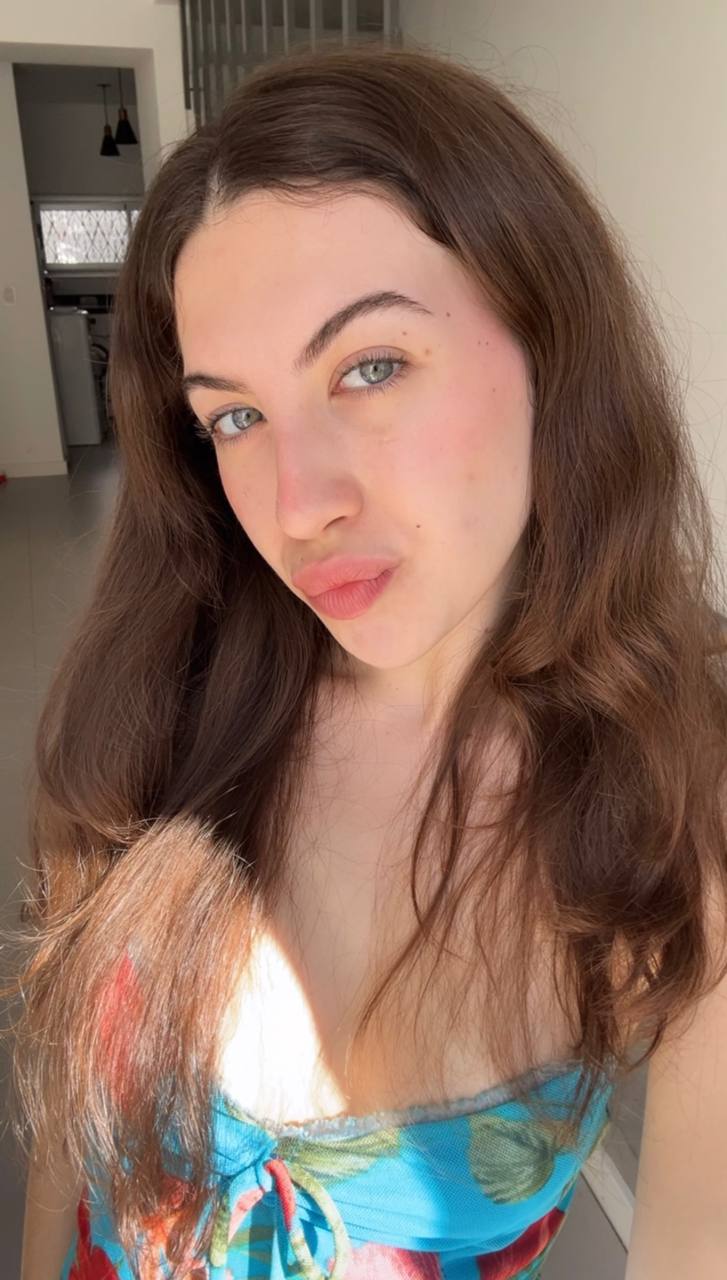 Nude girl Amber in Douala