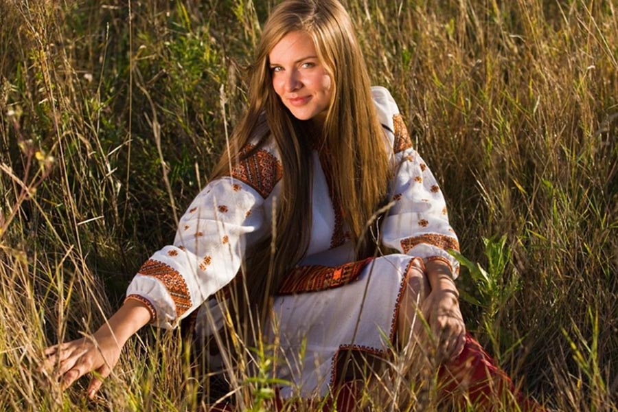 Model Women in Slavic costumes in Douala