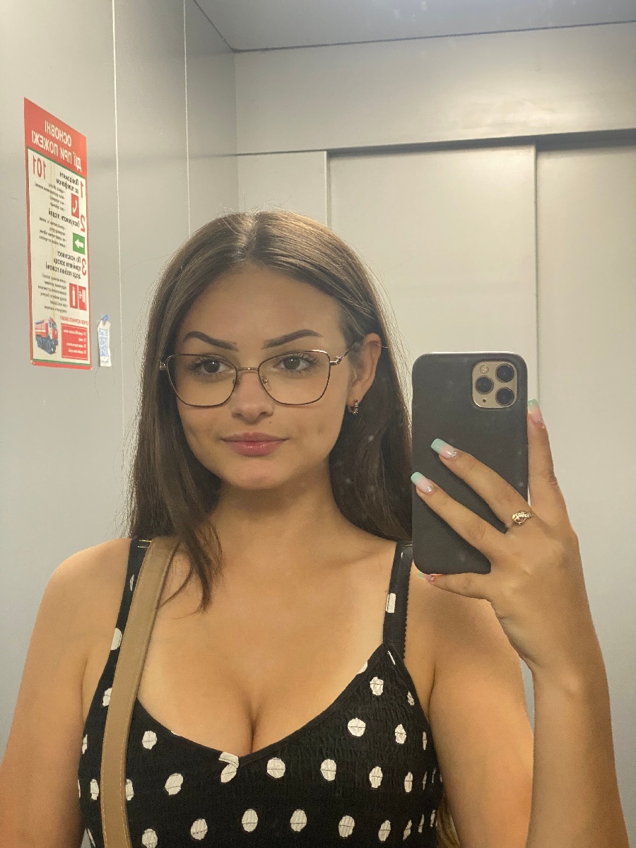 Sexy model Stacy in Douala